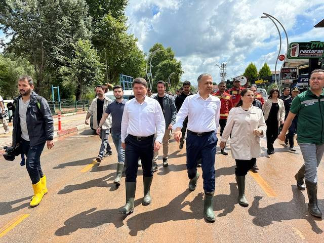 Bartın’daki sel felaketi havadan görüntülendi. Yardıma Mehmetçik koştu - Resim: 11
